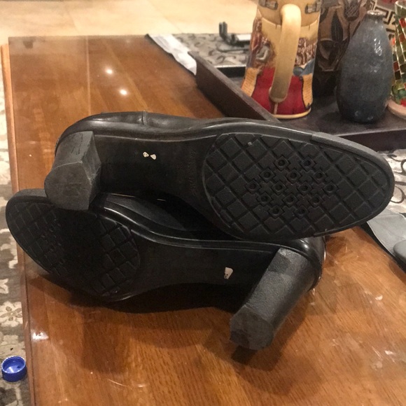 Donald J Pliner Leather 3 inch heels size 9 - Picture 8 of 10